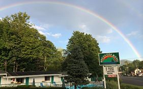 Brookside Motel & Cabins